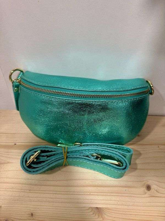 Sac banane en cuir irisé turquoise