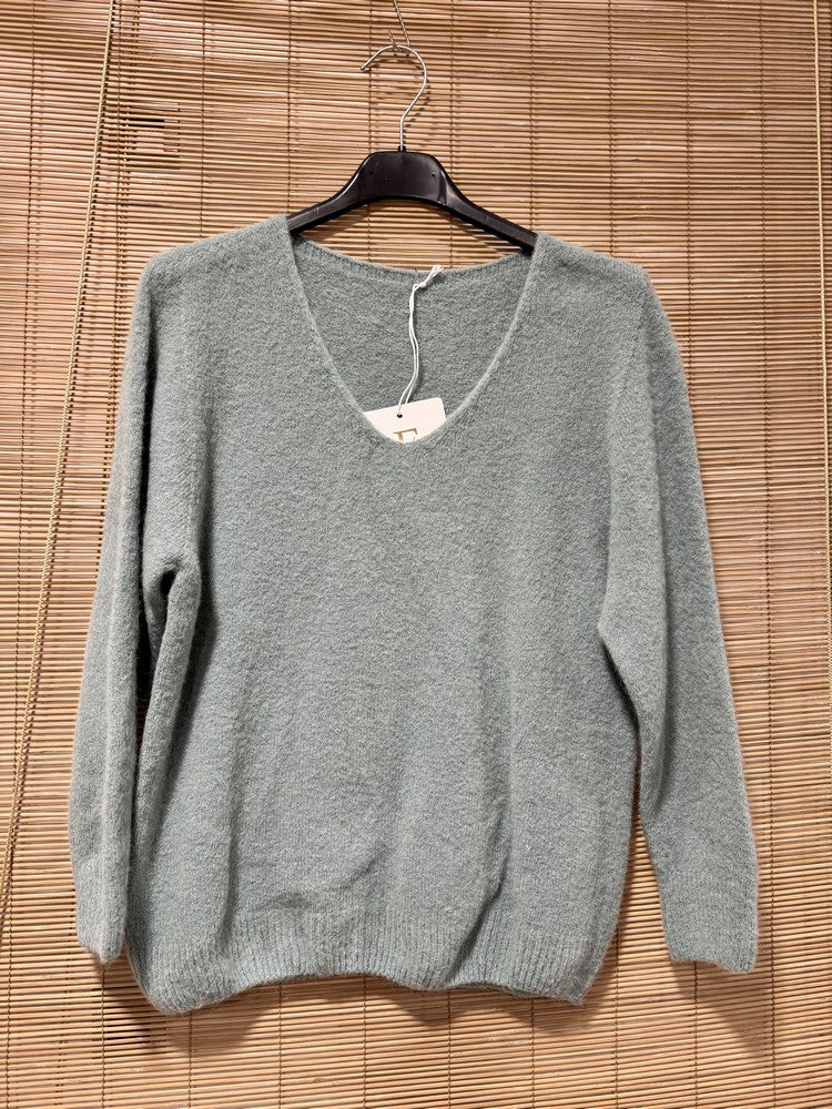 Pull col V CAMILLE vert amande (alpaga)