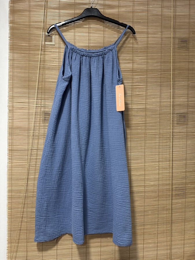 Robe à bretelles gaze de coton bleu jean