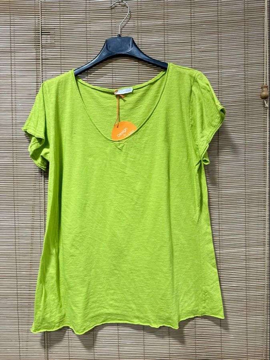 T-shirt col V vert anis 2