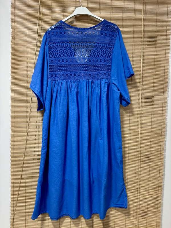 GRANDE TAILLE - Robe voile de coton broderies bleu roi