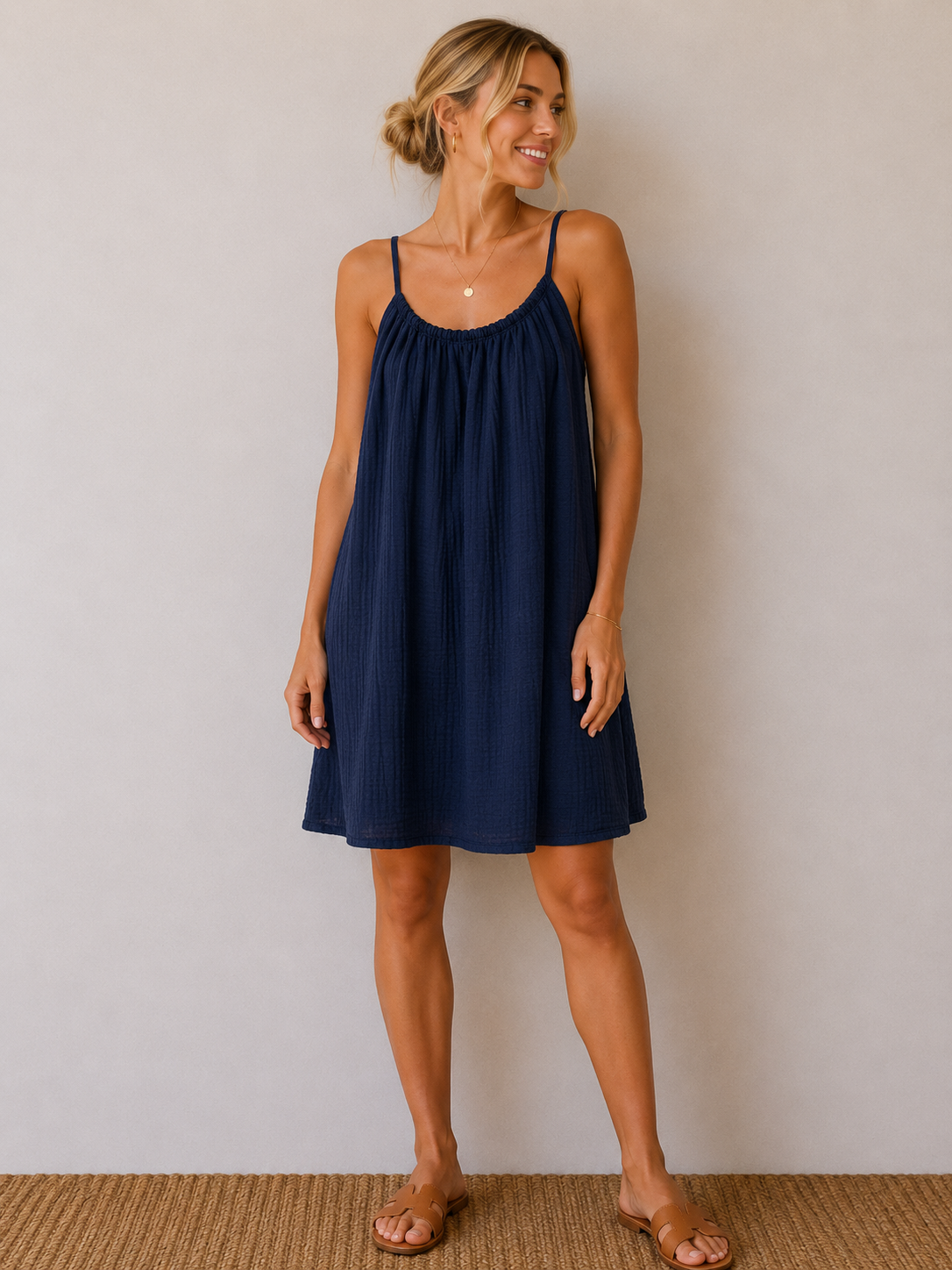 Robe à bretelles gaze de coton bleu marine