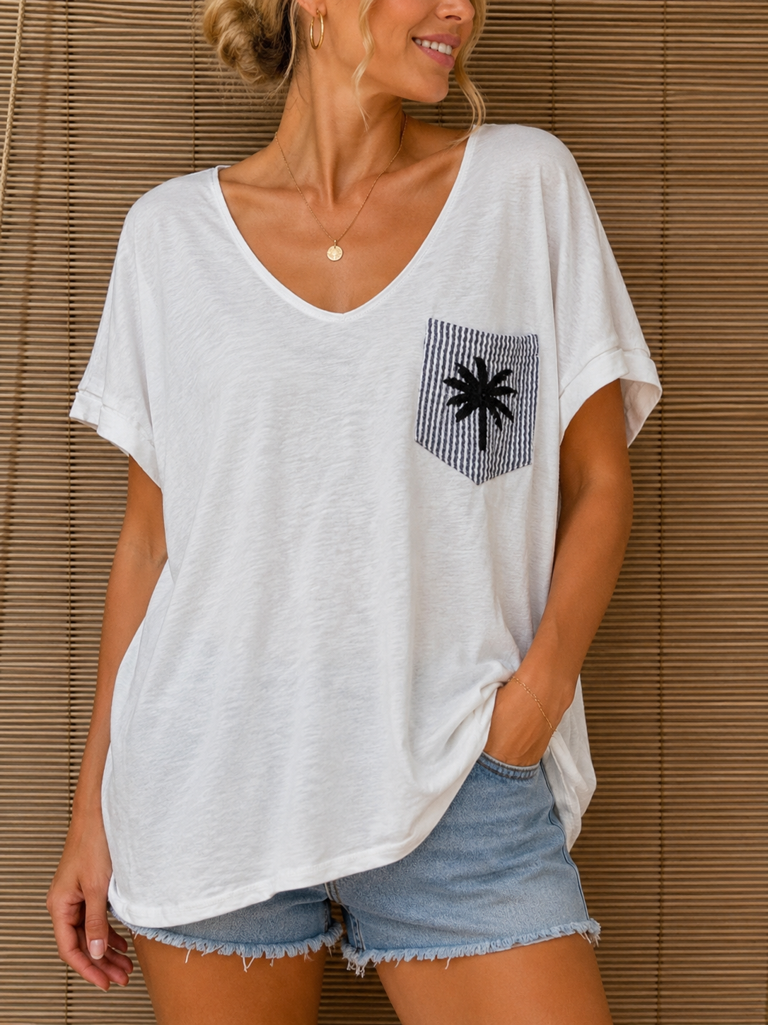 T-shirt blanc poche Palmier bleu marine