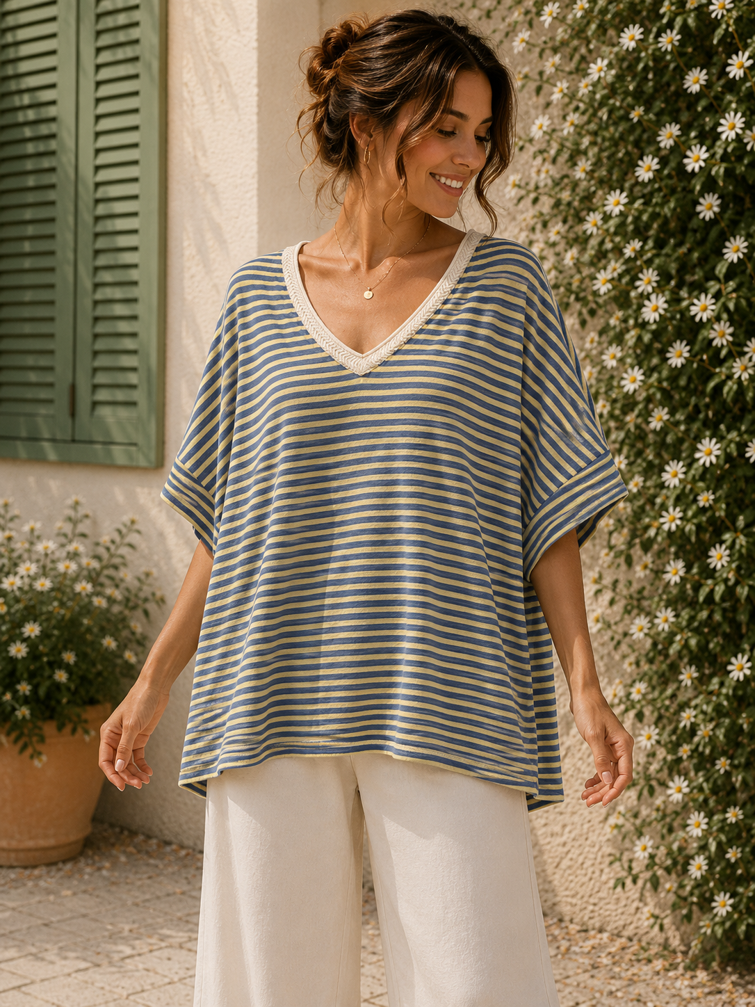 T-shirt col V rayé kaki