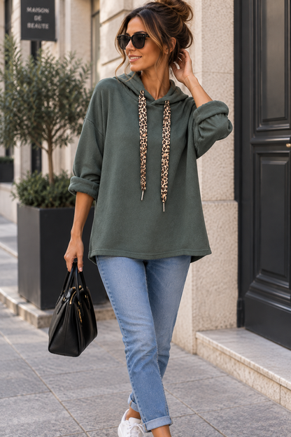 Sweat à capuche velours piqué cordon léopard kaki