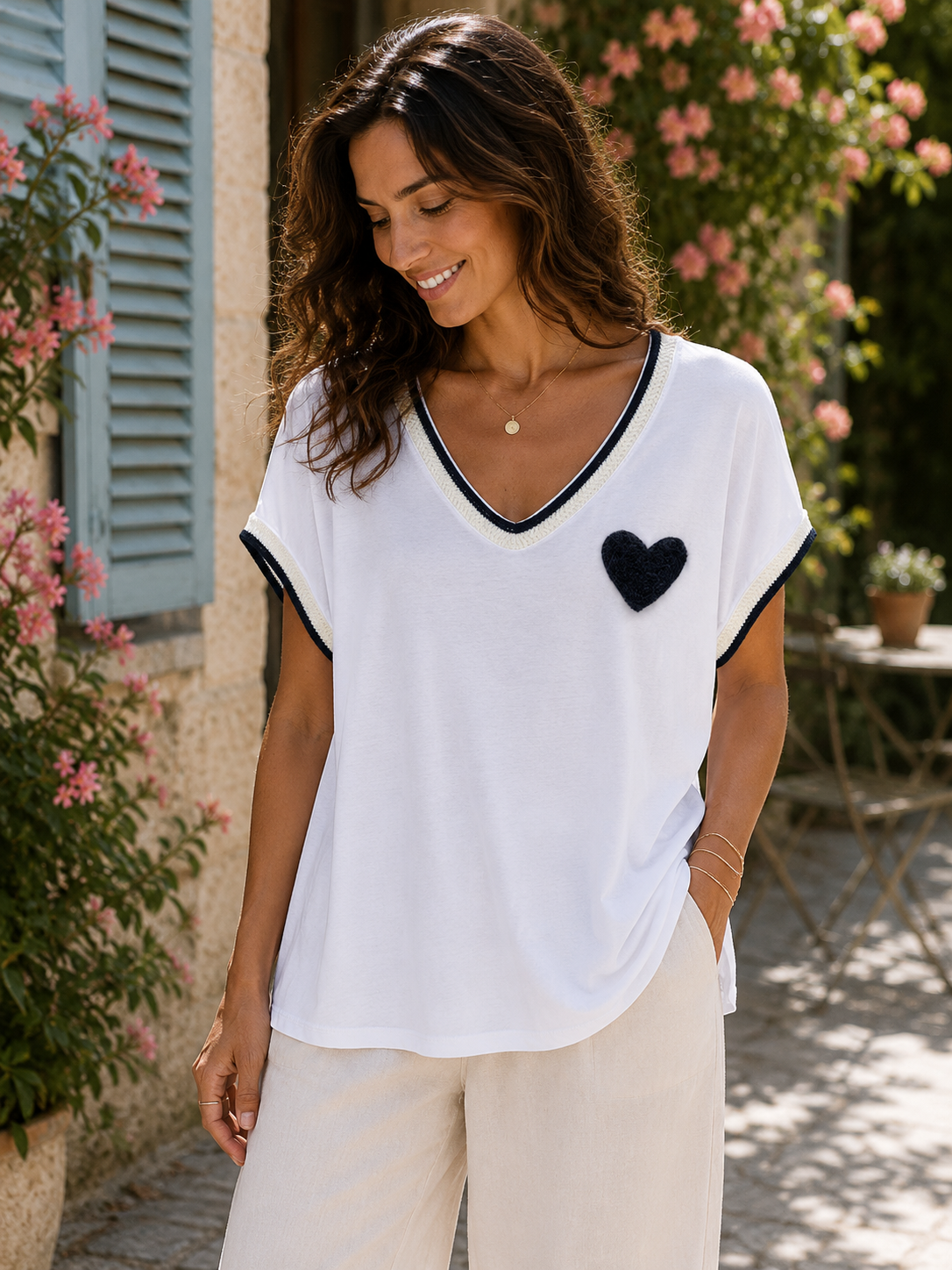 T-shirt Coeur poitrine noir