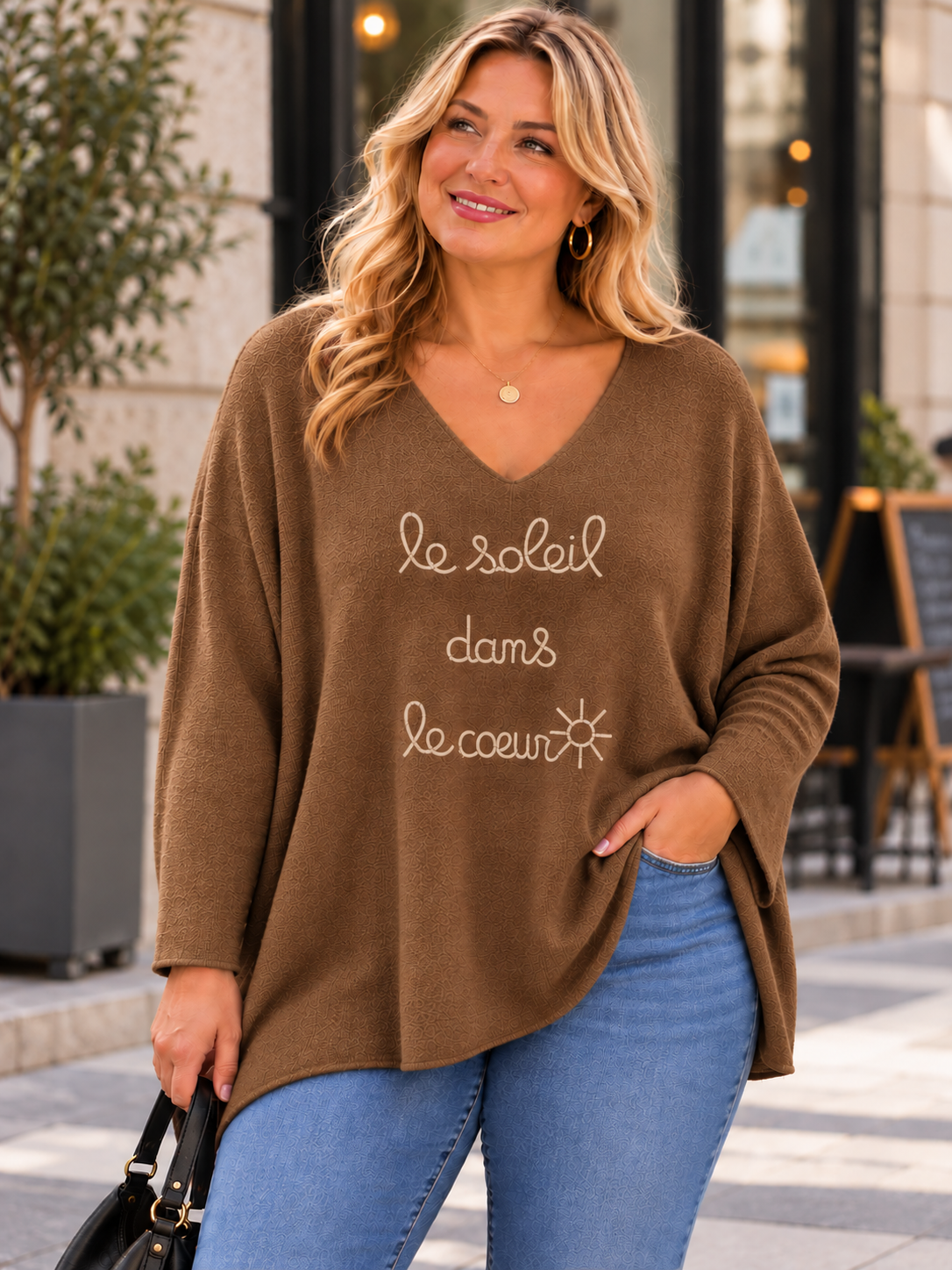 GRANDE TAILLE - Pull Le Soleil dans le Coeur camel