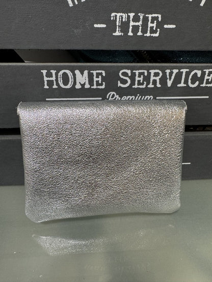 Petite porte-monnaie en cuir argenté