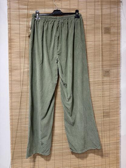 Pantalon en velours kaki