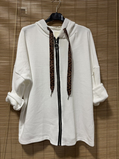 Gilet zippé velours blanc lacets léopard