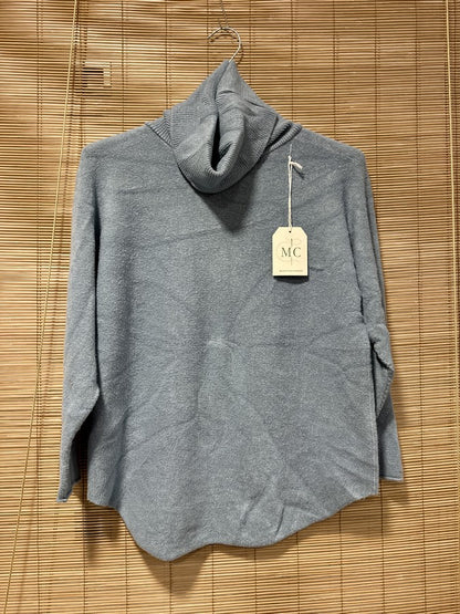 Pull col roulé bleu ciel