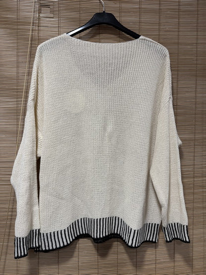 Pull col V bordure noir