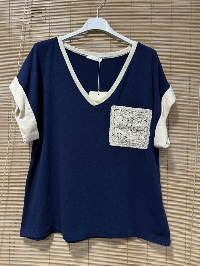 T-shirt poche brodée bleu marine