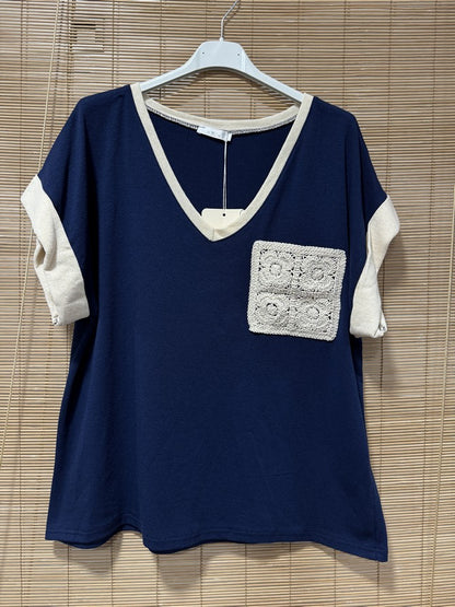 T-shirt poche brodée bleu marine