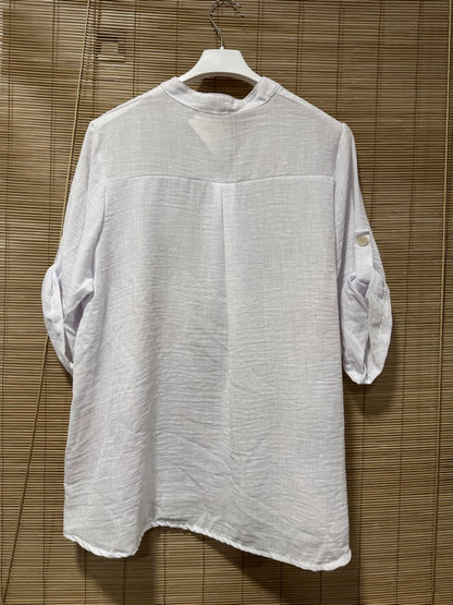 Blouse fleurie blanche et rouge