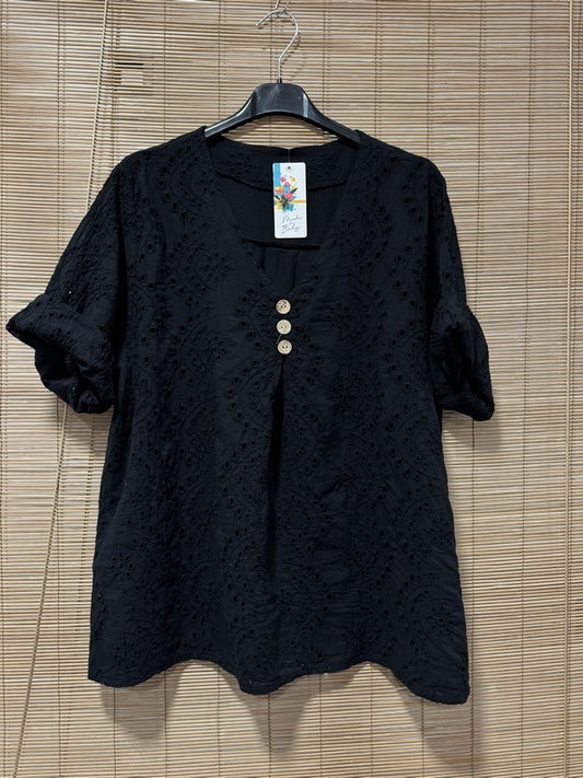 Blouse broderie anglaise noire