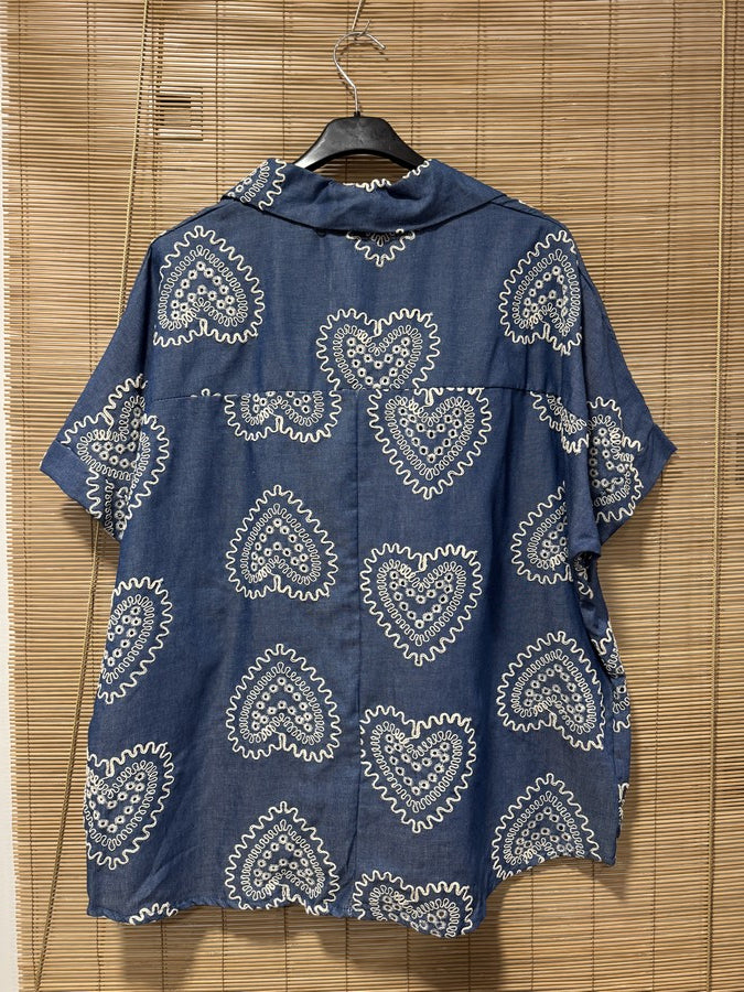 Blouse en jean brodée