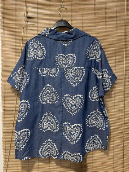 Blouse en jean brodée