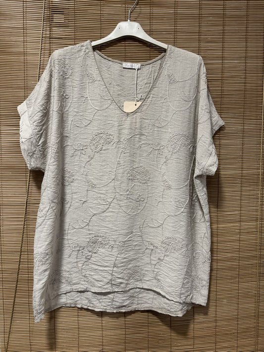 Blouse effet soie brodée sable
