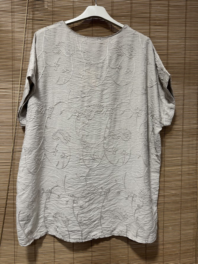 Blouse effet soie brodée sable