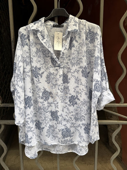 Blouse voile de coton fleurie bleu marine