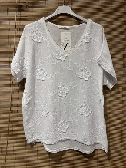T-shirt col V fleurs brodées blanc
