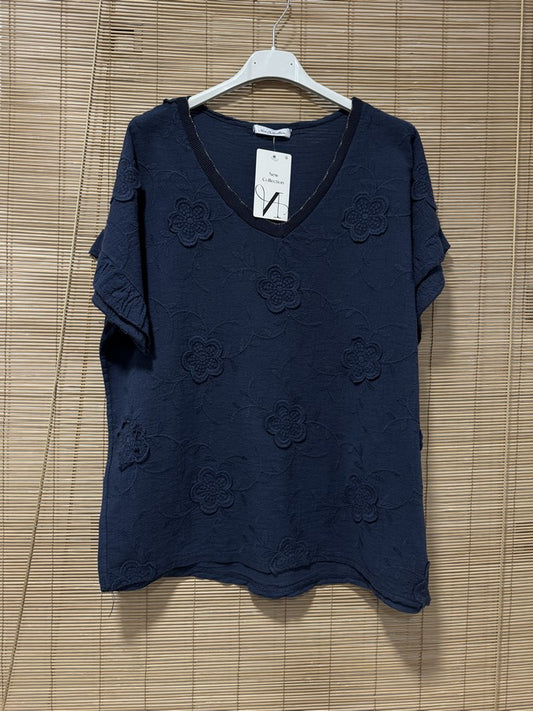 T-shirt col V fleurs brodées bleu marine