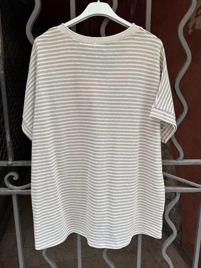 T-shirt col V rayé beige