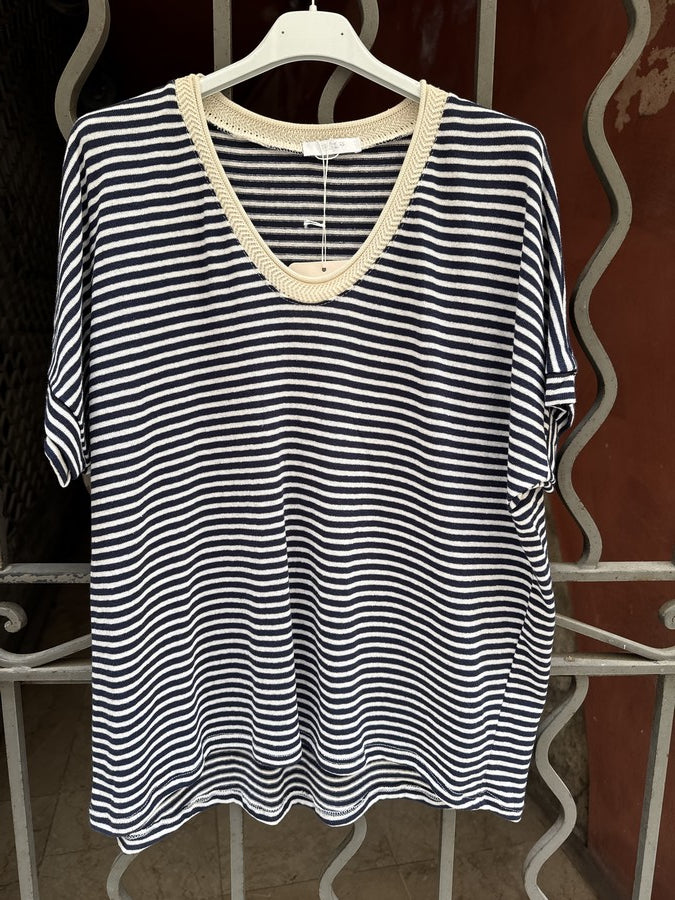 T-shirt col V rayé bleu marine