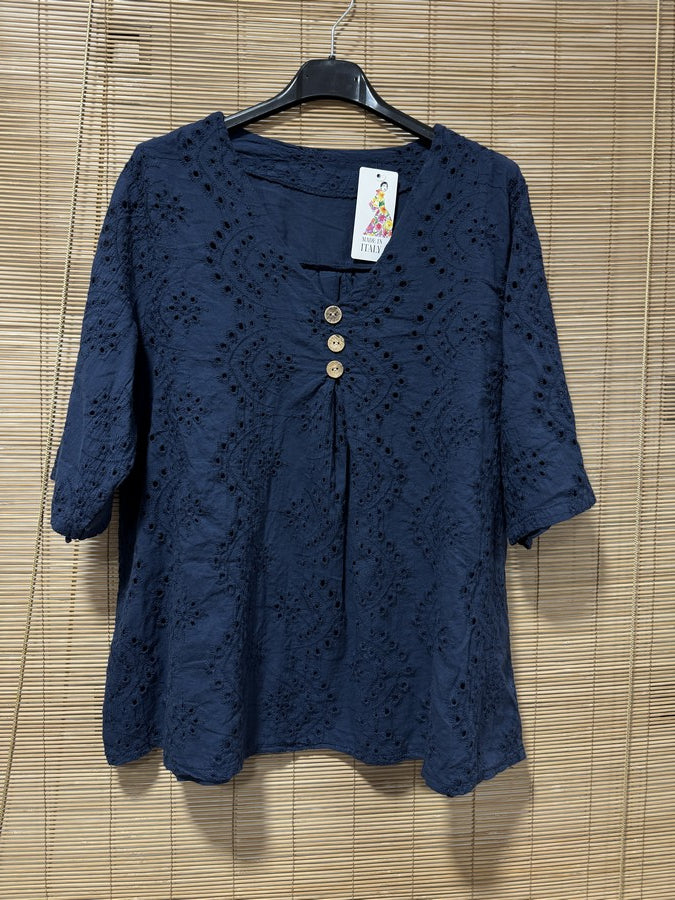 Blouse broderie anglaise bleu marine