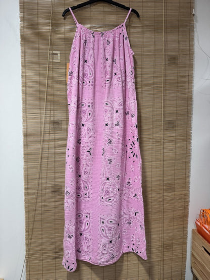 Robe longue à bretelles gaze de coton bandana rose