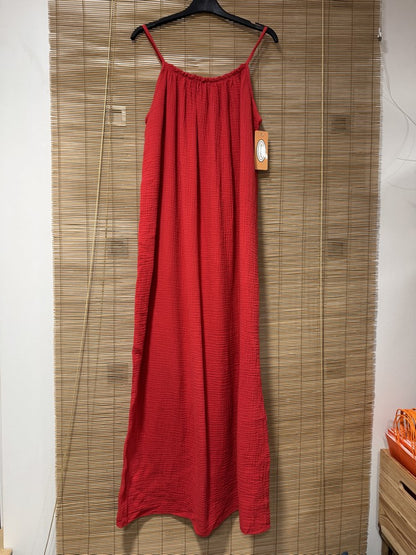 Robe longue à bretelles gaze de coton rouge