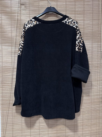 Sweat velours léopard poche poitrine noir