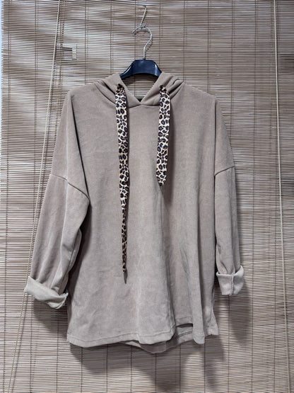Sweat à capuche velours piqué cordon léopard beige