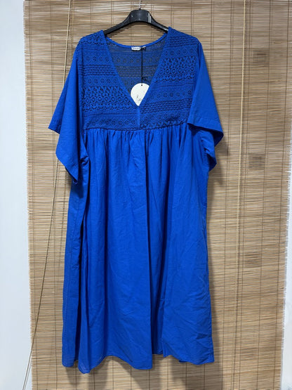 GRANDE TAILLE - Robe voile de coton broderies bleu roi
