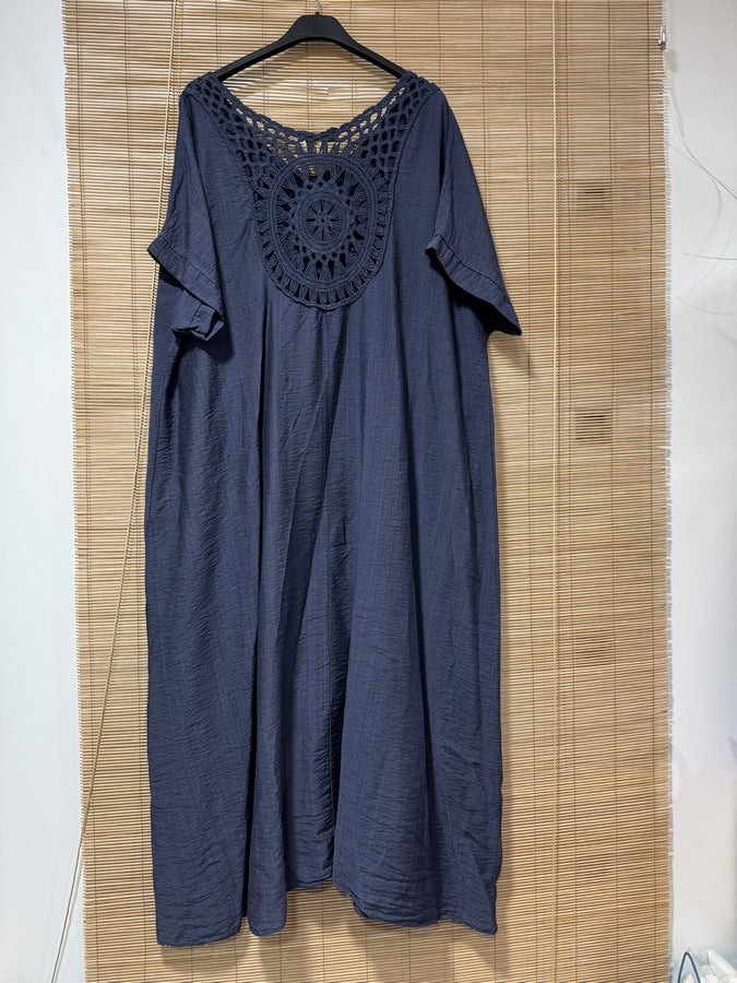 GRANDE TAILLE - Robe fluide brodé dans le dos bleu marine