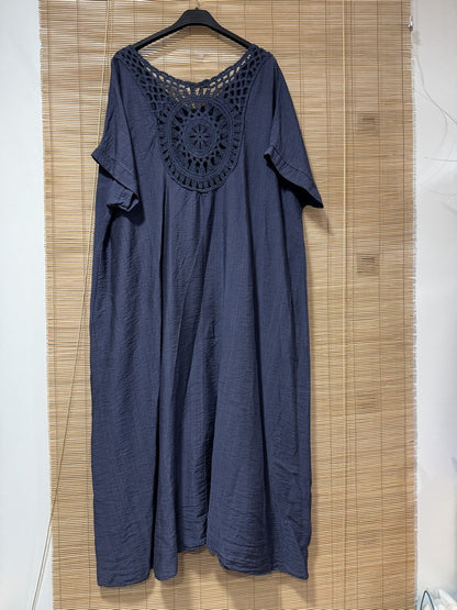 GRANDE TAILLE - Robe fluide brodé dans le dos bleu marine