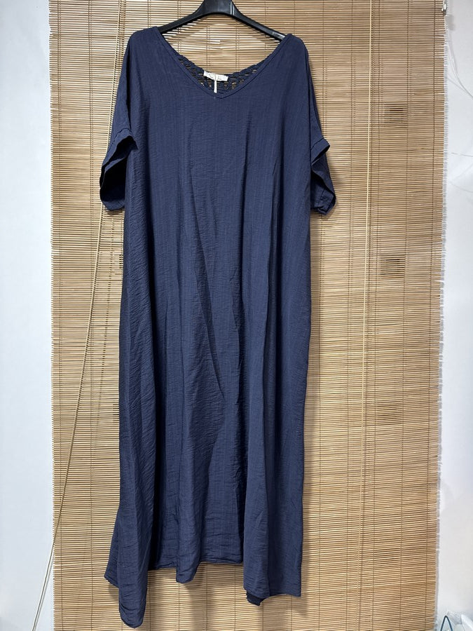GRANDE TAILLE - Robe fluide brodé dans le dos bleu marine