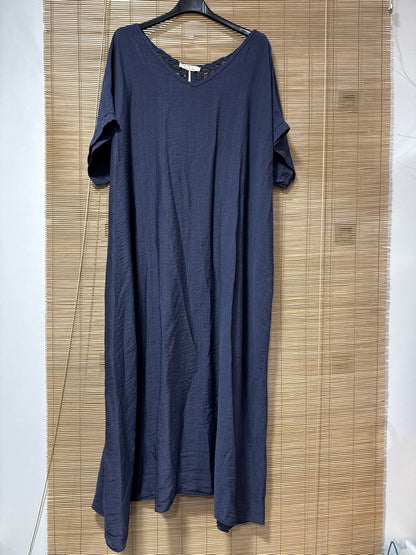 GRANDE TAILLE - Robe fluide brodé dans le dos bleu marine