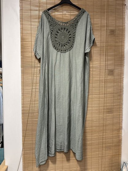 GRANDE TAILLE - Robe fluide brodé dans le dos kaki