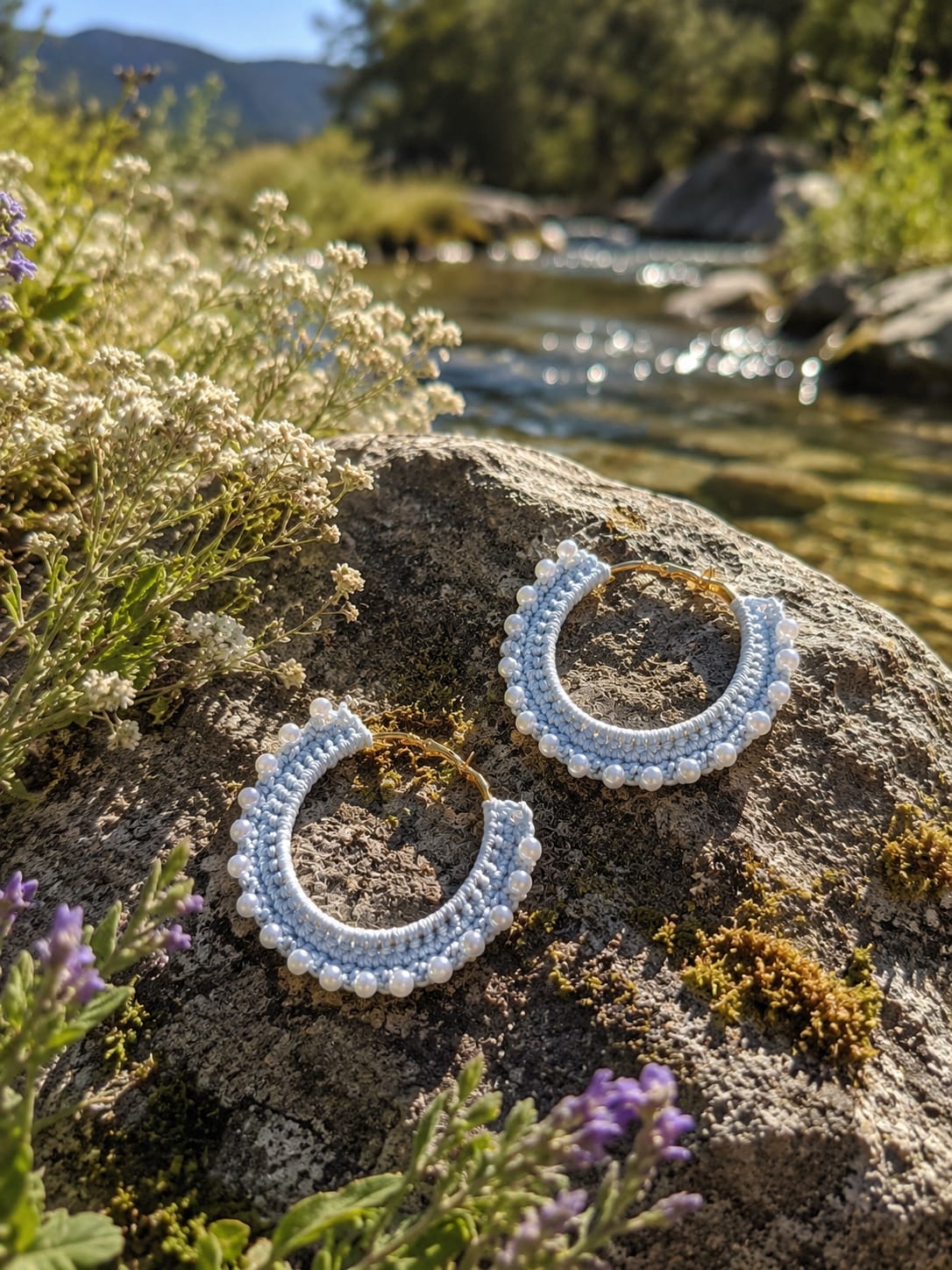 Boucles d'oreilles bleu ciel perlées