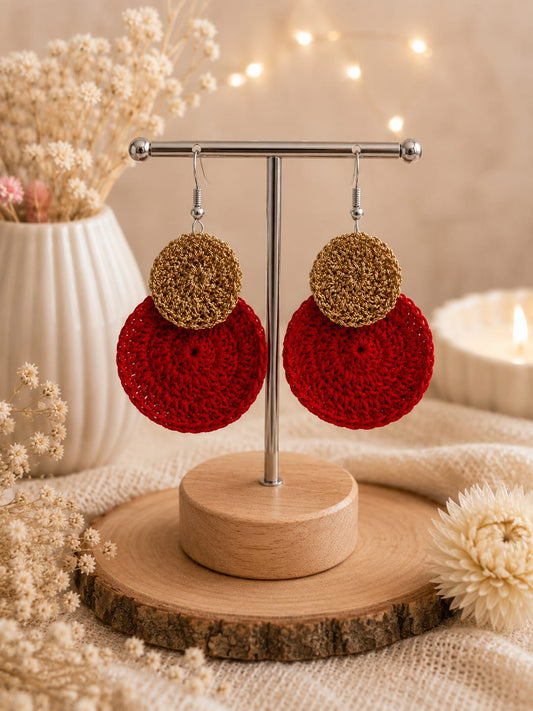 Boucles d'oreilles tricotées rouges et or