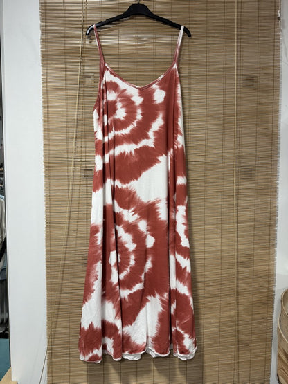 GRANDE TAILLE - Robe à bretelles tie&die terra cotta