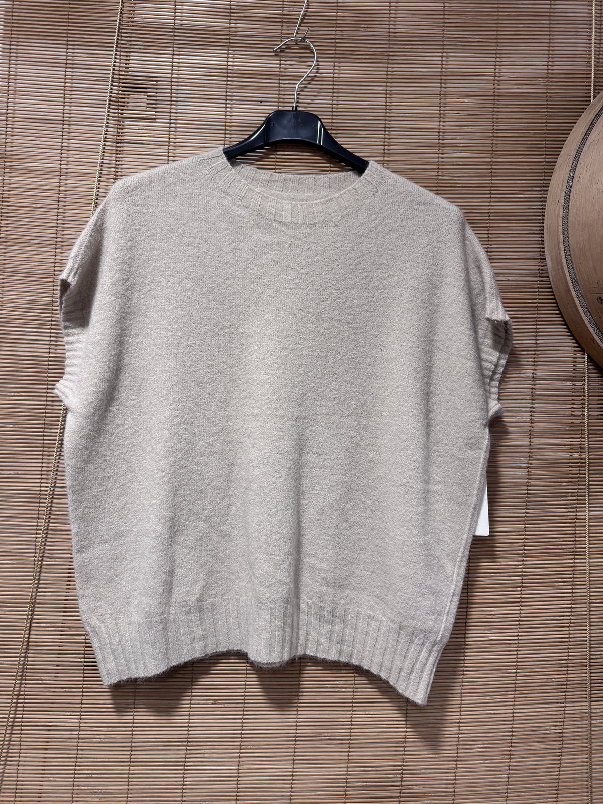 Pull débardeur col rond beige