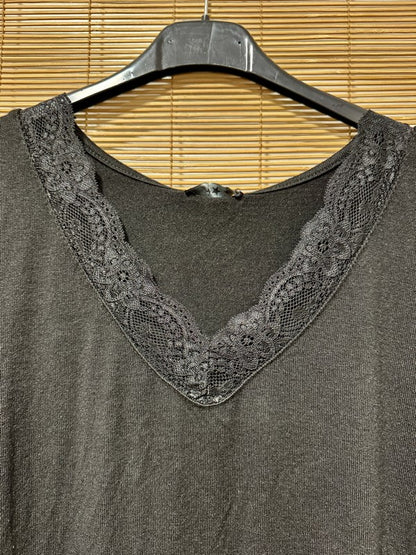 GRANDE TAILLE - Pull fin col V dentelle noir